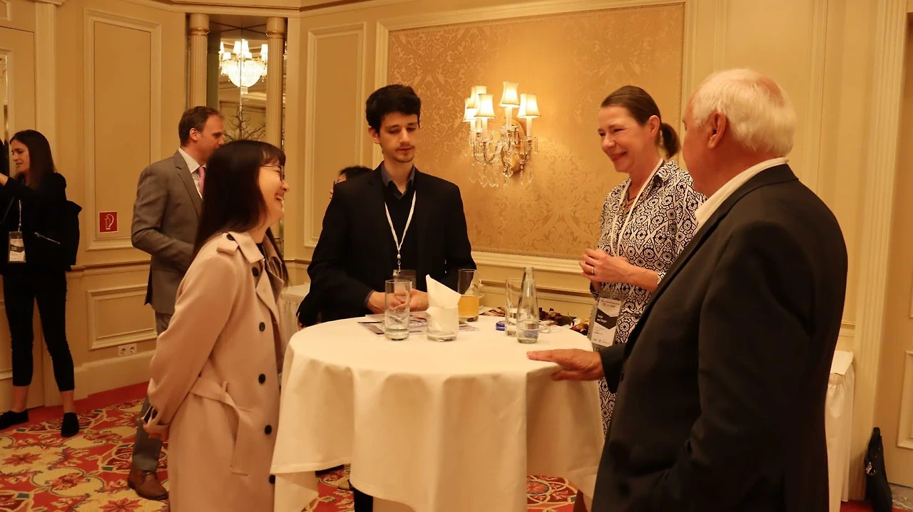 Das koreanische Startup Nota AI beim Networking bei der MOU-Unterzeichnung zwischen KIC Europe und enpact. Foto=bereitgestellt von kiceurope